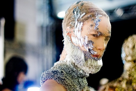 alexander-mcqueen-rtw-ss2012-candids-23_112346541922.jpg_carousel_parties