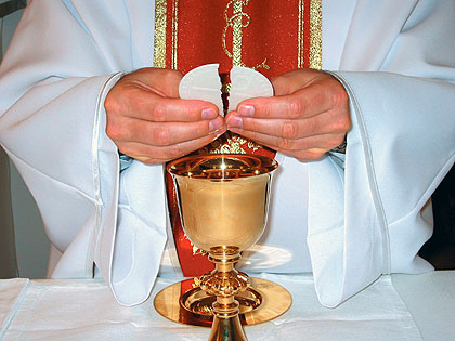 http://lh6.ggpht.com/-jtwiWz1o8Sc/SpfTytaU5II/AAAAAAAAAJg/1TlXu6AtzF0/eucharystia.jpg