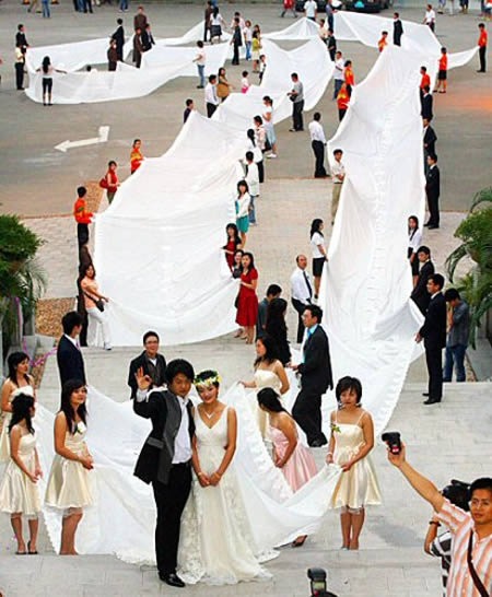 [a97216_g145_3-long-dress%255B2%255D.jpg]