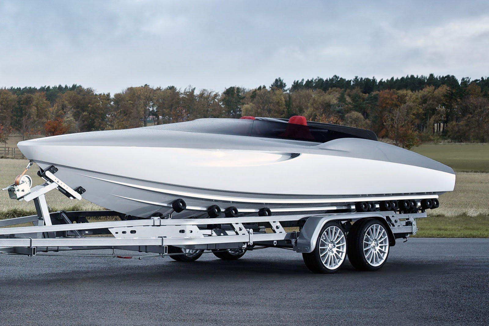 [Jaguar-XF-Sportbrake-Speedboat-51%255B2%255D.jpg]