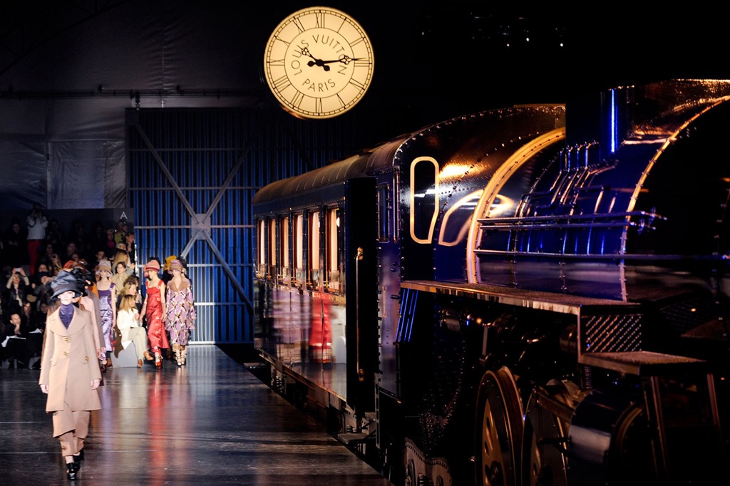 [LouisVuittonFall2012CbvUyx16hY4x4.jpg]