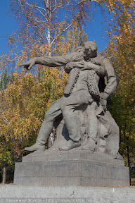 Скульптура на Площади Героев