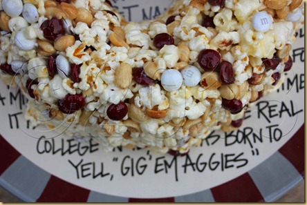 Aggie Popcorn Cake Gig 'Em copyright