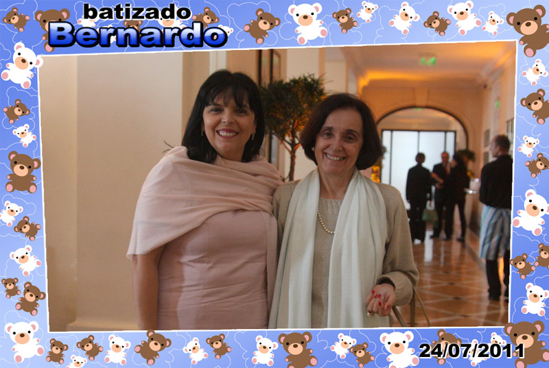 Fotos de Batizado Bernardo - 24.07.11. Foto numero 30 da Social Click Fotografia Digital, do Rio de Janeiro, RJ, que faz fotos divertidas, fotos malucas, fotos com fantasias, fotos na hora, fotografia maluca, fotografia divertida com molduras personalizadas. fotos divertidas malucas foto maluca animadas animado rj rio de janeiro divertida fantasia animada fotografo no site com eventos festas debutante