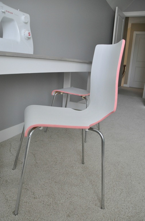 [Edge%2520Painted%2520Chair%2520Decor%2520and%2520the%2520Dog%255B5%255D.jpg]