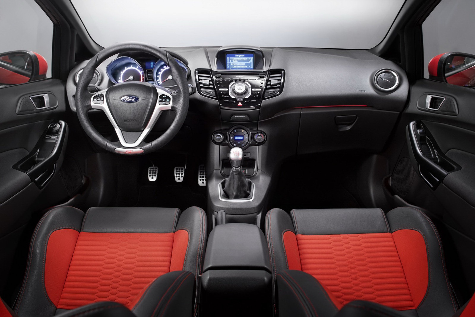 2012-Ford-Fiesta-ST-8%255B2%255D.jpg