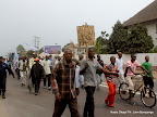  – Les partisans de l’opposition marchent sur une des avenues principale de Kinshasa le 1/9/2011, pour la révision du fichier électoral. Radio Okapi/ Ph. John Bompengo