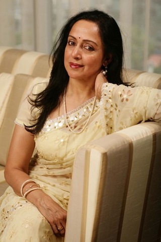 [Hema%2520Malini%2520smiling%2520photo%255B2%255D.jpg]