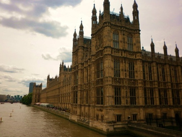 [285517_10150260660030009_569280008_7%255B2%255D.jpg]
