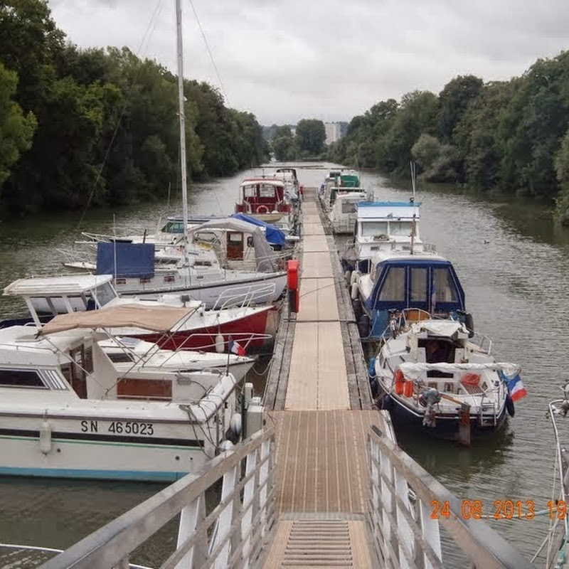 port de ST AUBIN LES ELBEUF ( entrée à marée haute seulement à 143km de HONFLEUR)