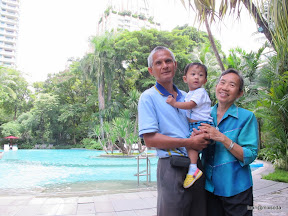 พู่กันฉลองวันเกิดยาย ตา