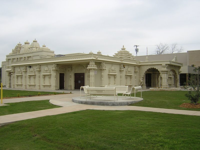 Wonderful Hindu Temples abroad: Lord Venkateshwara Temple(Birmingham United Kingdom), Malibu Hindu Temple(Malibu California US), Shiva-Vishnu Temple(Livermore California US) and many more