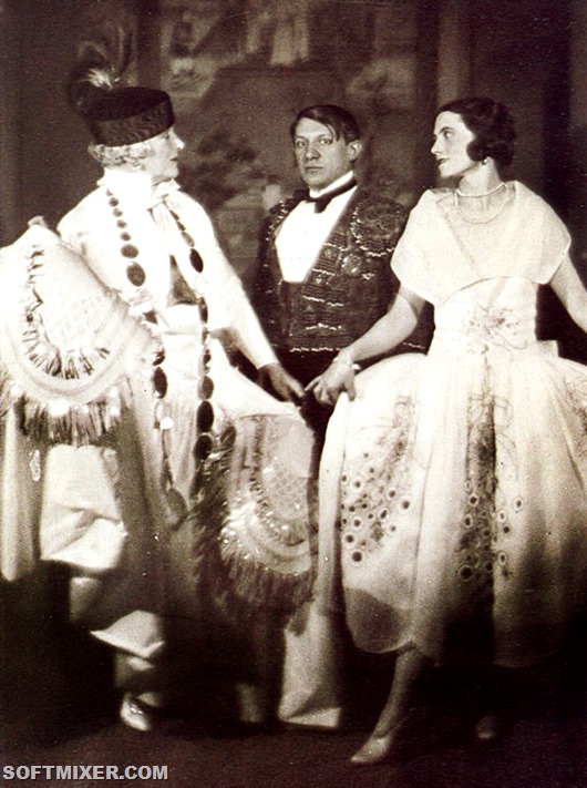 Picasso-et-Olga-au-bal-du-comte-de-Beaumont_Paris_1924_Photo-Man-Ray