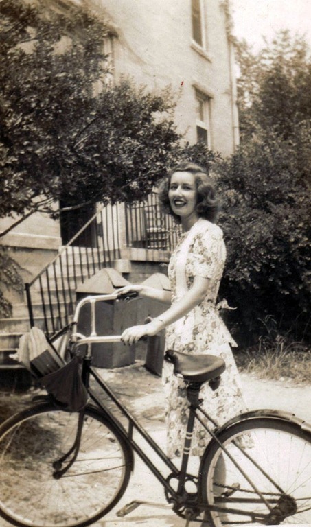 [mama-at-unc-chapel-hill-1944-2.jpg]