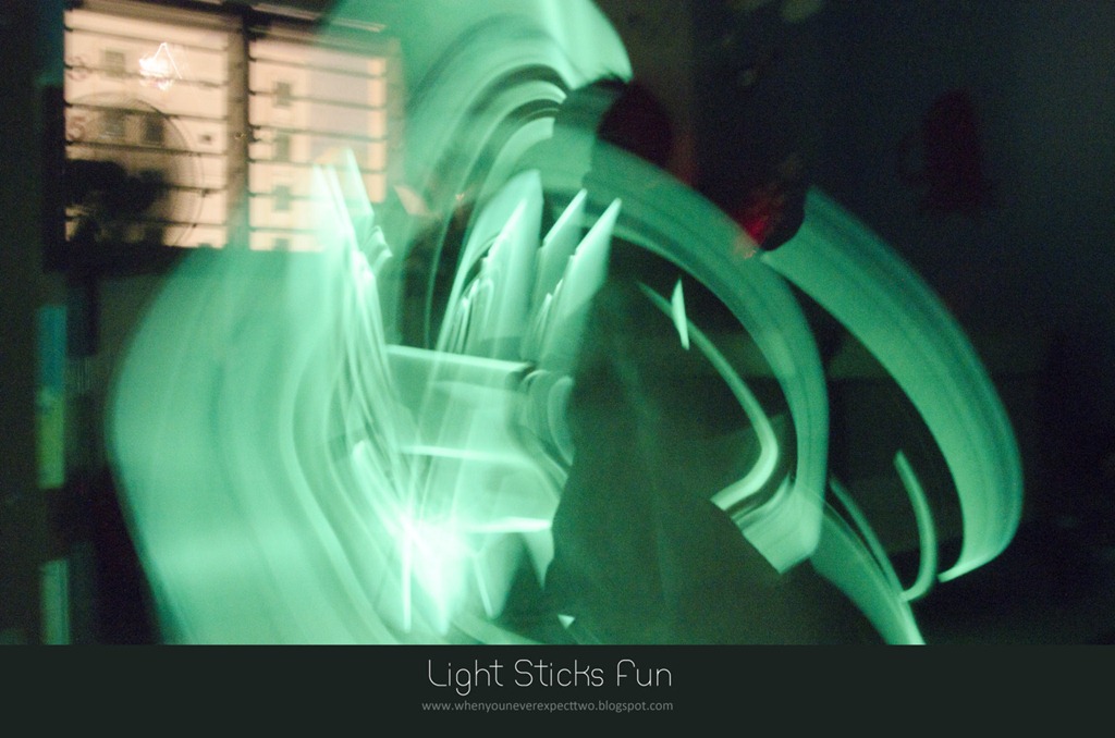 [lightsicks%2520fun-1%255B5%255D.jpg]