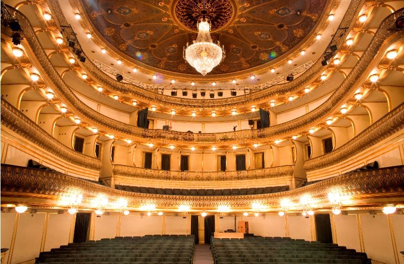 [Teatro-da-Trindade.74.jpg]