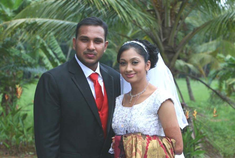 [udhayathara_wedding_still%255B5%255D.jpg]