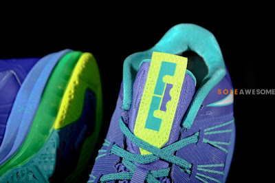First Look at Nike Air Max LeBron X Low Summit Lake Hornets nike lebron 10 low gr blue green 1 07 First Look at Nike Air Max LeBron X Low Summit Lake Hornets