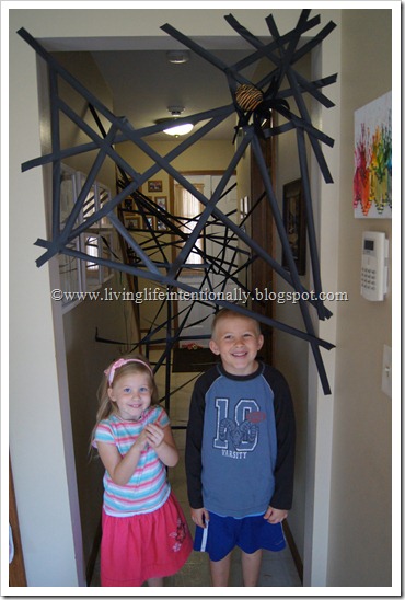 Giant Spider Web Obstacle Course for Preschoolers Giant Spider Web Obstacle Course for Preschoolers