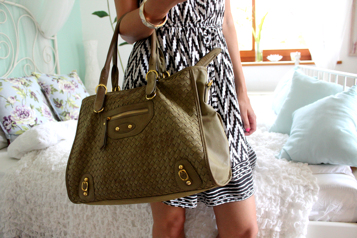 [tasche%2520kleid.png]