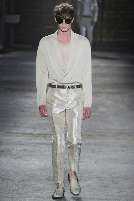Milan Fashion Week Primavera 2012 - Alexander McQueen (11)