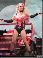 britney-spears-concert-mexico-city-01-675x900