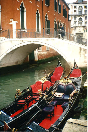 gondolas-en-venecia.jpg