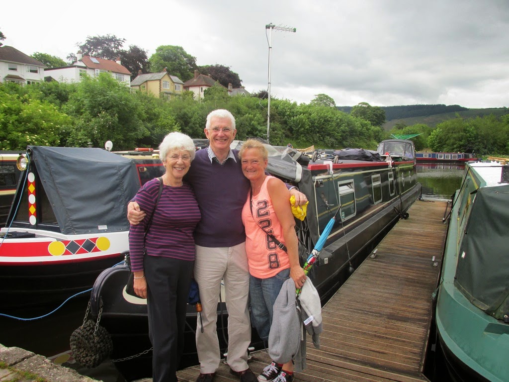 [red-camera-entering-llangollen-0343.jpg]