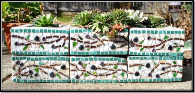 garden bed mosaic on cement blocks2