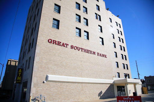 The Center City Counseling Clinic is inside the Great Southern Bank Building on the corner of South Avenue and Pershing. 
(Photo Credit: Alex Crowder)