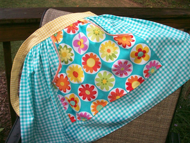 [apron0033.jpg]