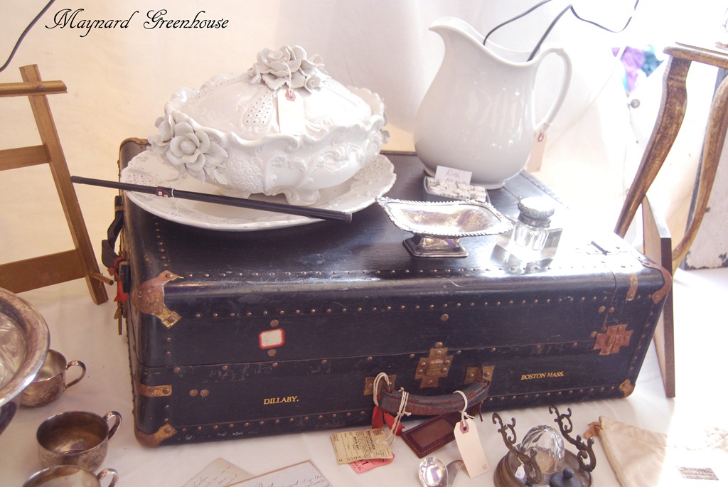 [suitcase2.jpg]