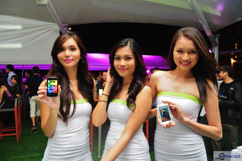 [htc-girls4.jpg]