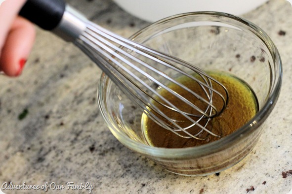 whisk_olive_oil_and_vinegar