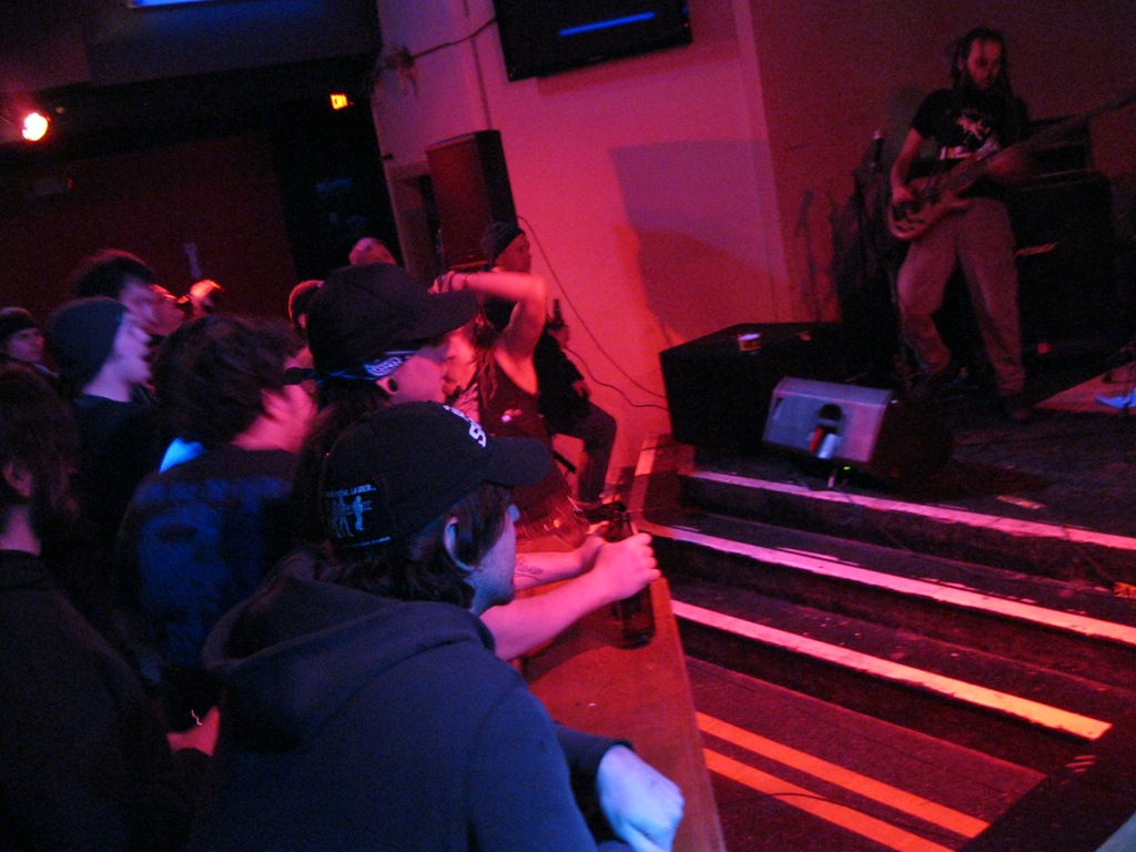 [Punk%2520%2526%2520Metal%2520Regent%2520Dec%252027-28%252C%25202010%2520011%255B3%255D.jpg]