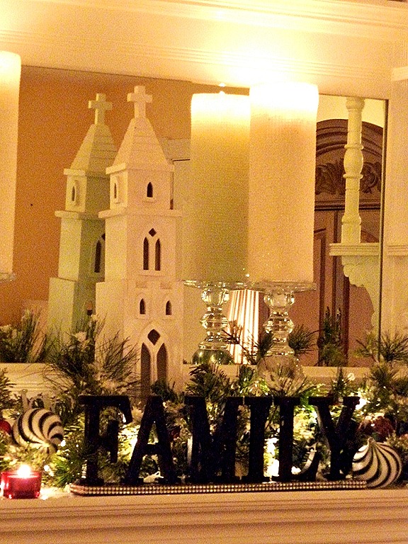 [Sarah%2520Christmas%2520and%2520mantel%25202011%2520036%2520%2528600x800%2529%255B6%255D.jpg]