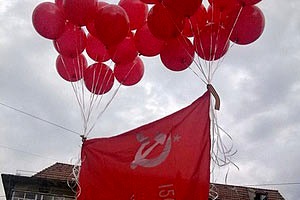 [red_flag_lvov%255B15%255D.jpg]
