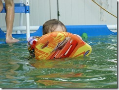 kids in the pool and summer squash 001