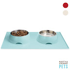 The prize includes two bowls, each with stainless-steel inserts and a clever silicone cover, as well as a silicone mat for sloppy eaters. (G.K., we're looking at you!) All the prizes are color-coordinated: Araucana blue, naturellement. The prize includes two bowls, each with stainless-steel inserts and a clever silicone cover, as well as a silicone mat for sloppy eaters. (G.K., we're looking at you!) All the prizes are color-coordinated: Araucana blue, naturellement.