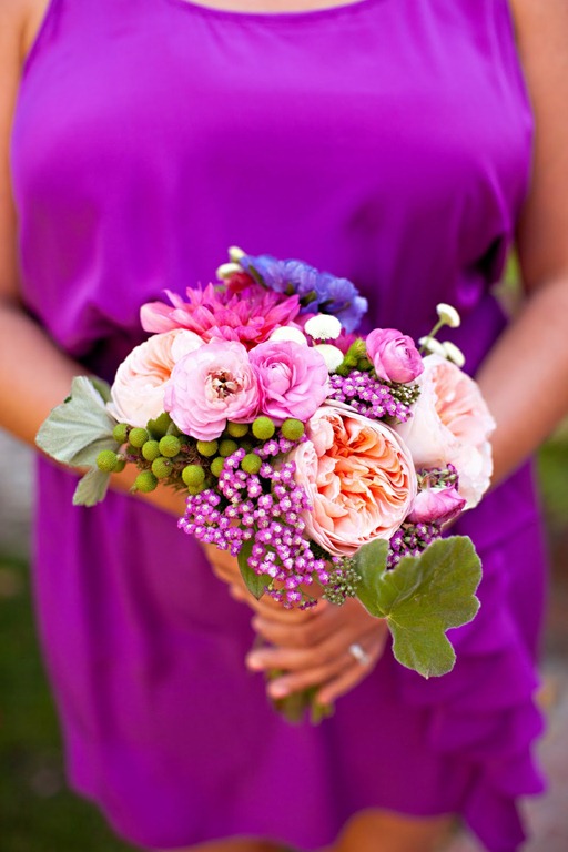 [Hillary-and-Matt-16-modern-bouquet6.jpg]