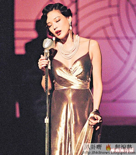 舒淇獲王晶撮合與發哥在《大上海》演情侶。《天堂口》劇照