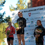Blomsterseremoni K20-21: Maren Wangensteen, Thekla Brun-Lie og Anne Myrberg Landrø