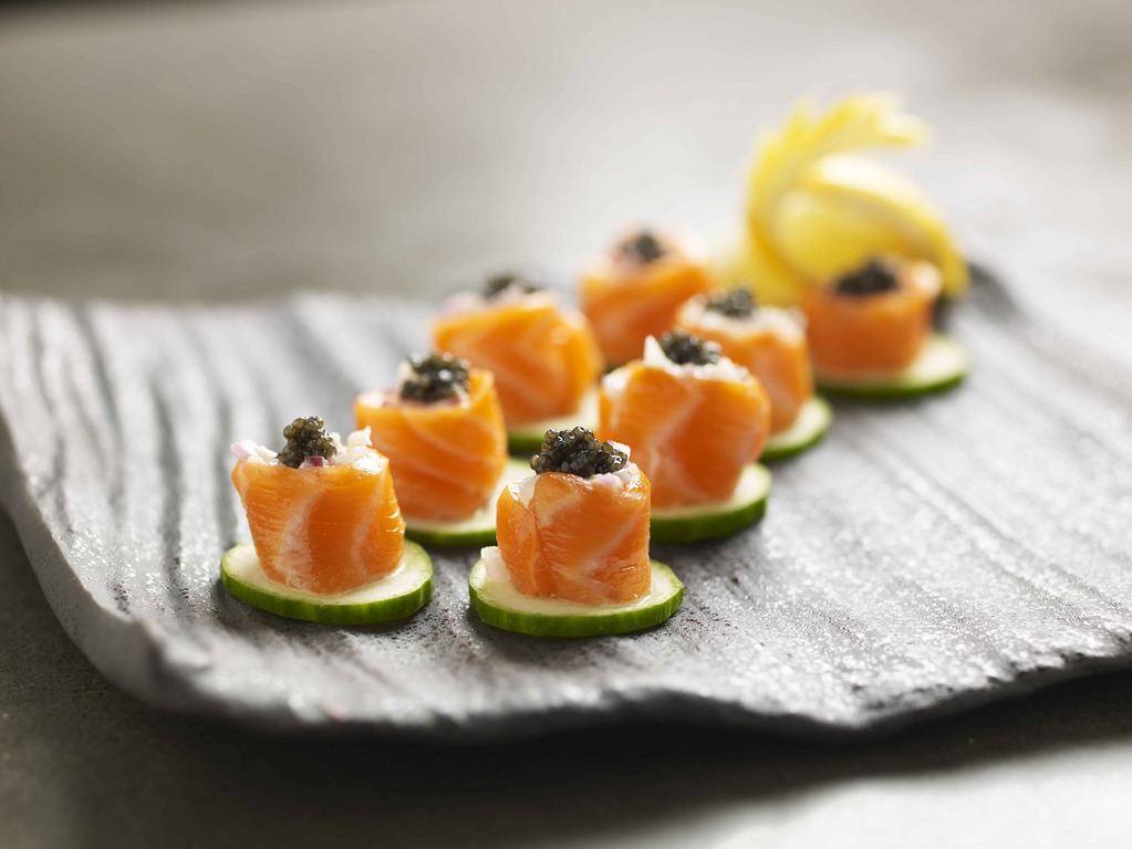 [Salmon-Sashimi-w-caviar.1-0068554.jpg]