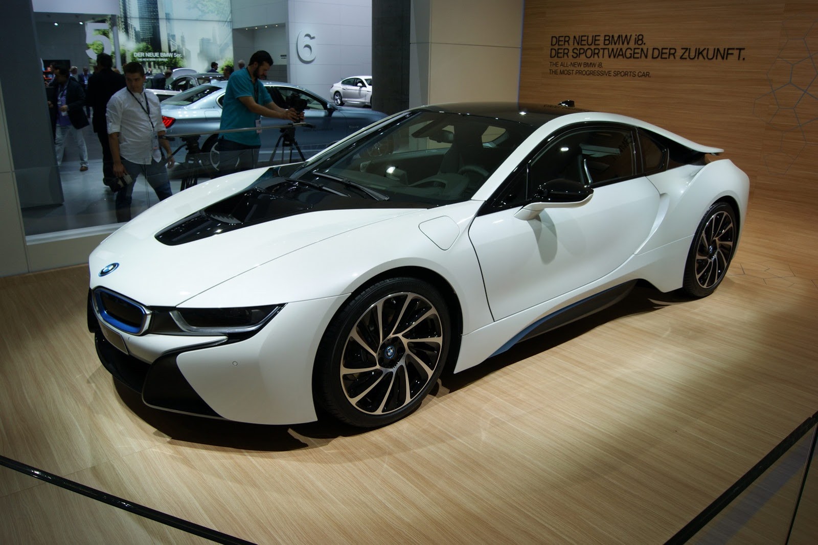 2014-BMW-i8-1%25255B2%25255D.jpg