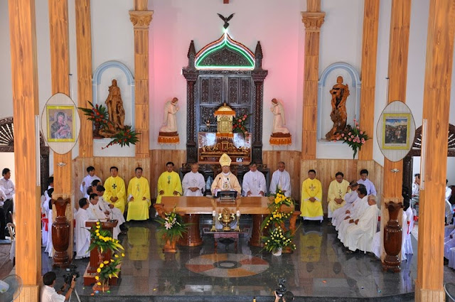 Thánh lễ tạ ơn và cung hiến nhà thờ giáo xứ Vườn Vông