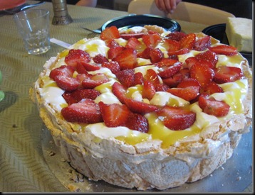 pavlova with lemon curd