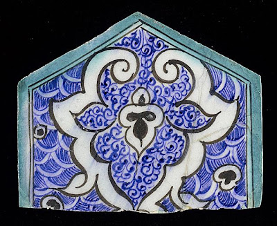 Tile | Origin: Syria or Egypt | Period: 15th century | Collection: The Madina Collection of Islamic Art, gift of Camilla Chandler Frost (M.2002.1.770) | Type: Ceramic; Architectural element, Fritware, underglaze-painted, Height: 5 3/4 in. (14.6 cm); Width: 6 3/4 in. (17.14 cm)