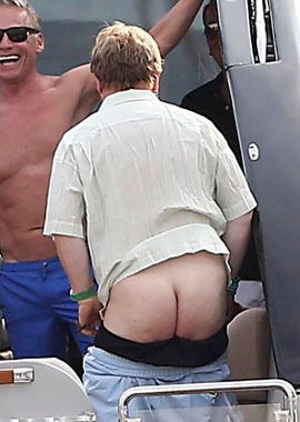 [Elton%2520John%2520bumbum%252002%255B3%255D.jpg]