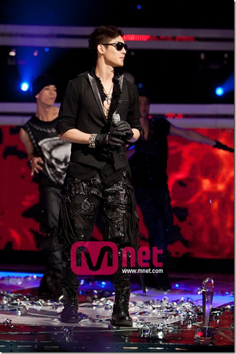 Mnet-HJL-Official-11