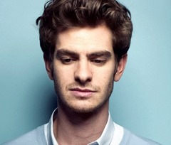 Andrew Garfield rossz vizekre evező apának áll